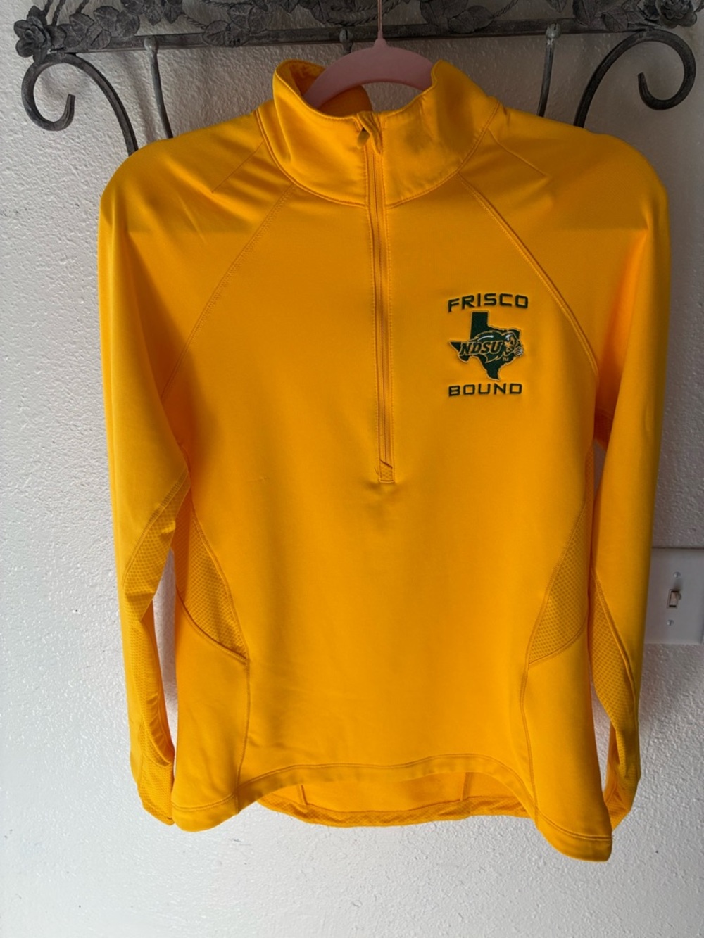 Under Armour Coldgear Semi Fitted NDSU Frisco Bound Half Zip Jacket